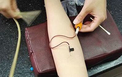 泛亚电竞官网|
巴萨欧冠首发11人浮现!梅西领衔无锋阵 1.2亿先生或成替补(图2) 泛亚电竞官网