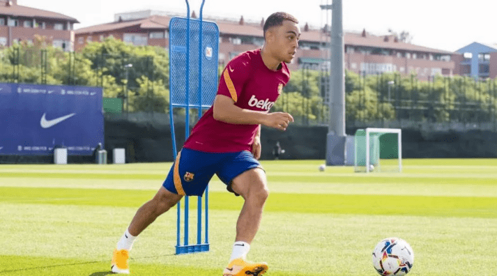 泛亚电竞官网|
巴萨欧冠首发11人浮现!梅西领衔无锋阵 1.2亿先生或成替补(图3) 泛亚电竞官网|
巴萨欧冠首发11人浮现!梅西领衔无锋阵 1.2亿先生或成替补(图3)